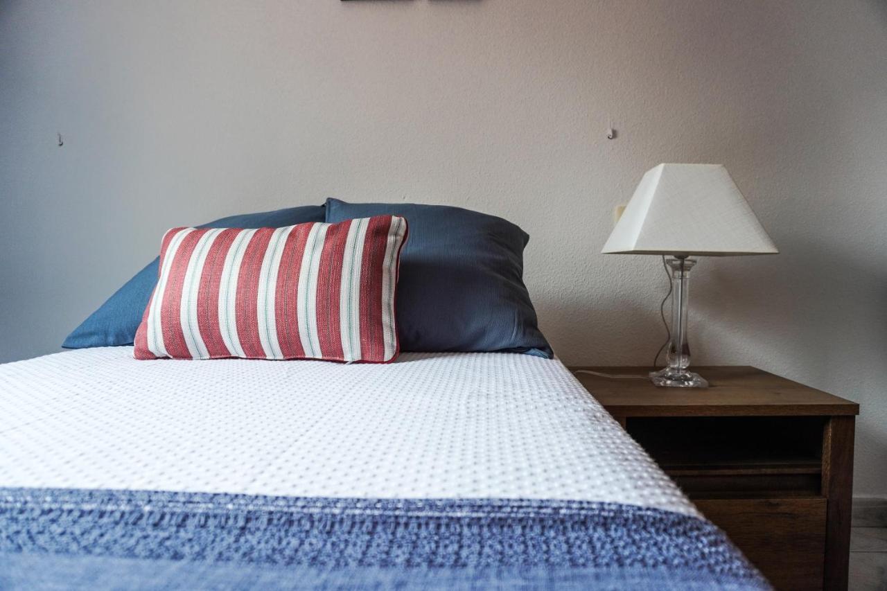 Bright House With Working Space Apartamento