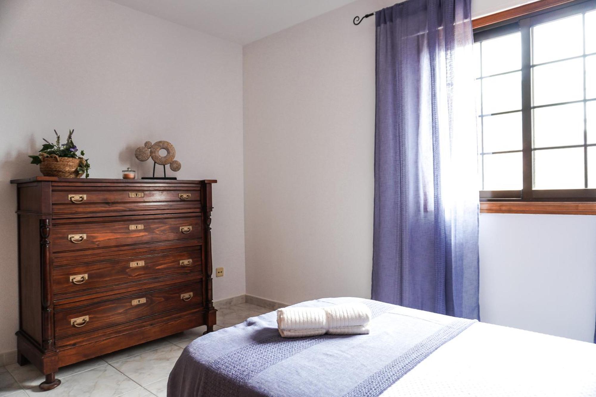 Bright House With Working Space Apartamento