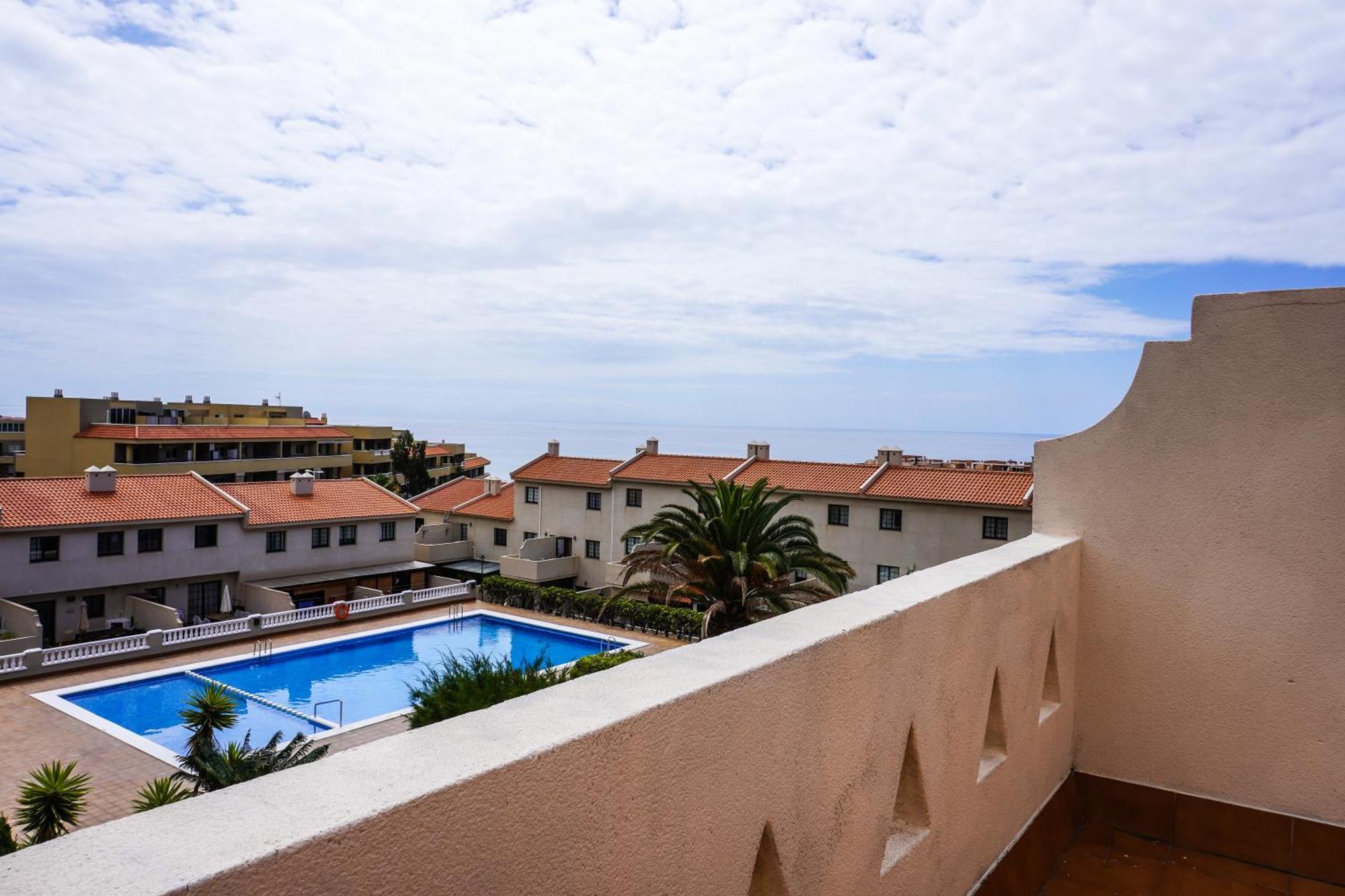 Bright House With Working Space El Medano (Tenerife)