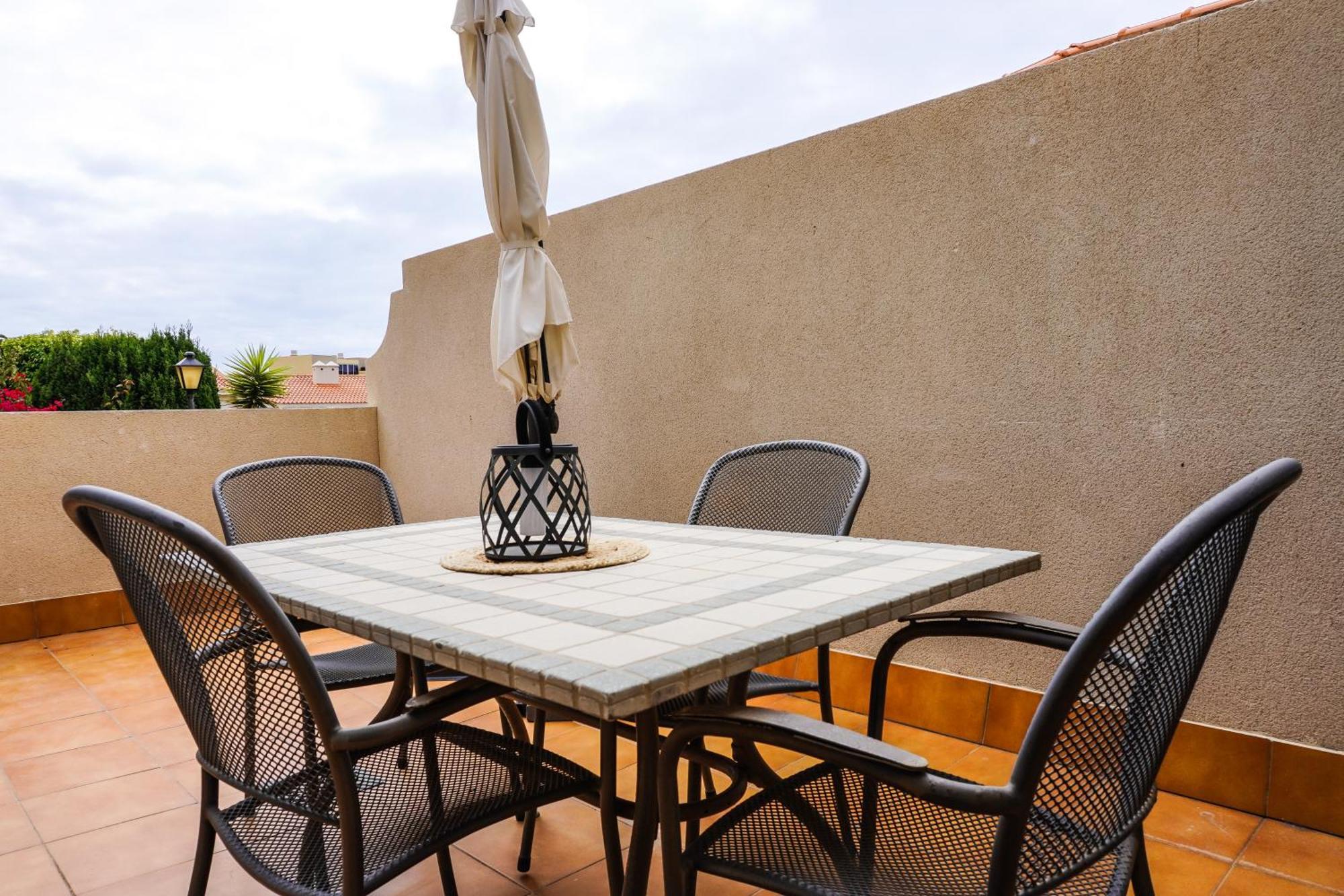 Bright House With Working Space Apartment El Medano (Tenerife)